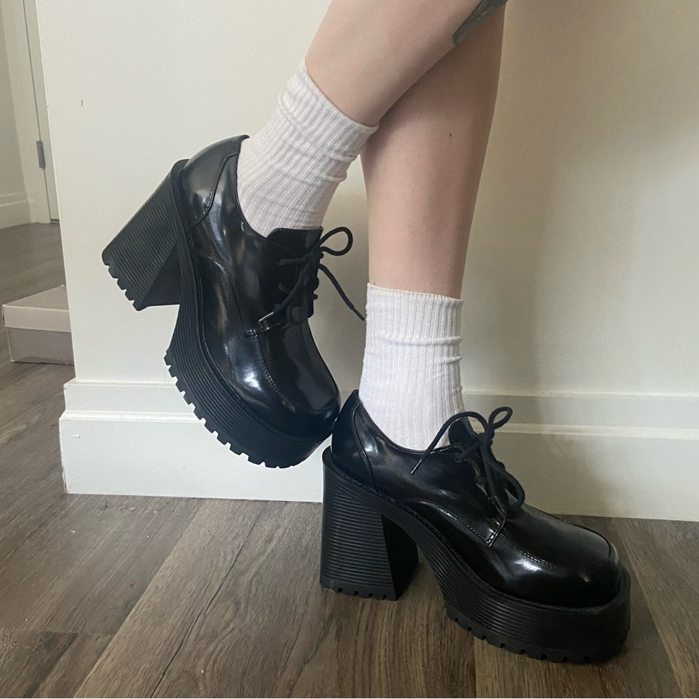 UNIF Des Oxfords shoe in shiny black leather size 11